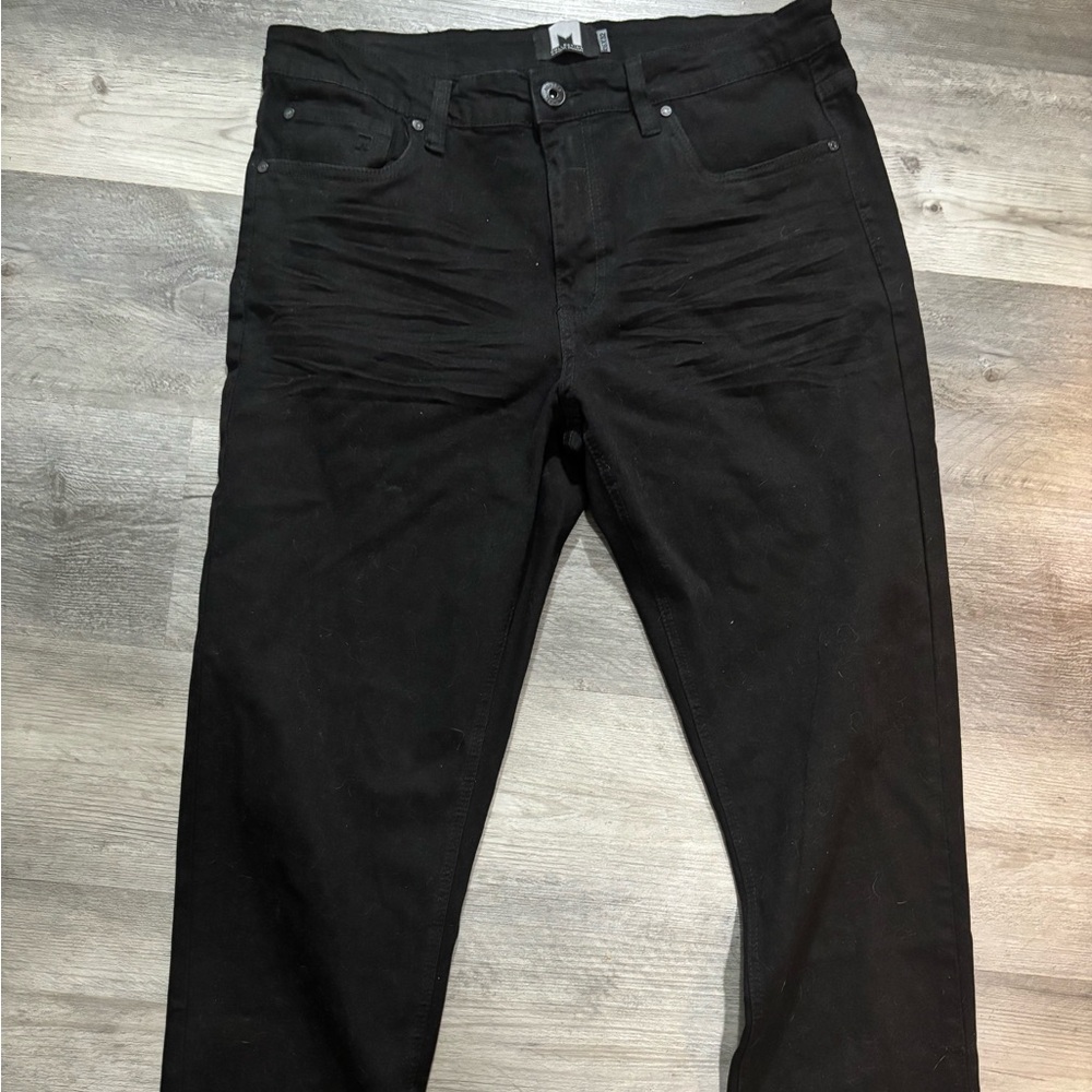 Classic Black Straight Jeans with Twill Weave